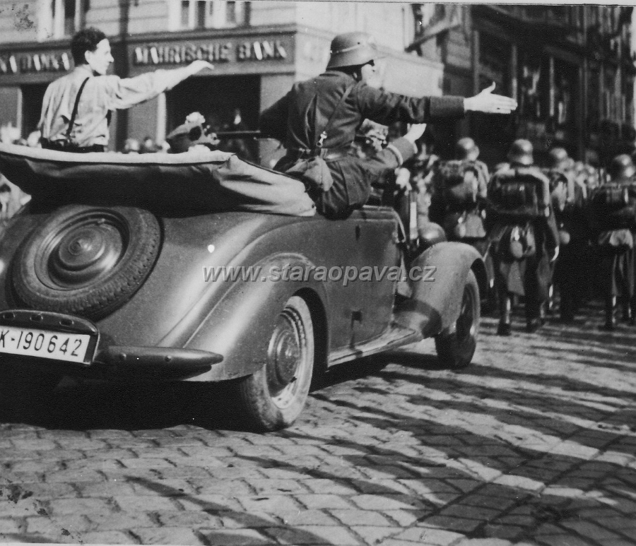 1938 (12).jpg